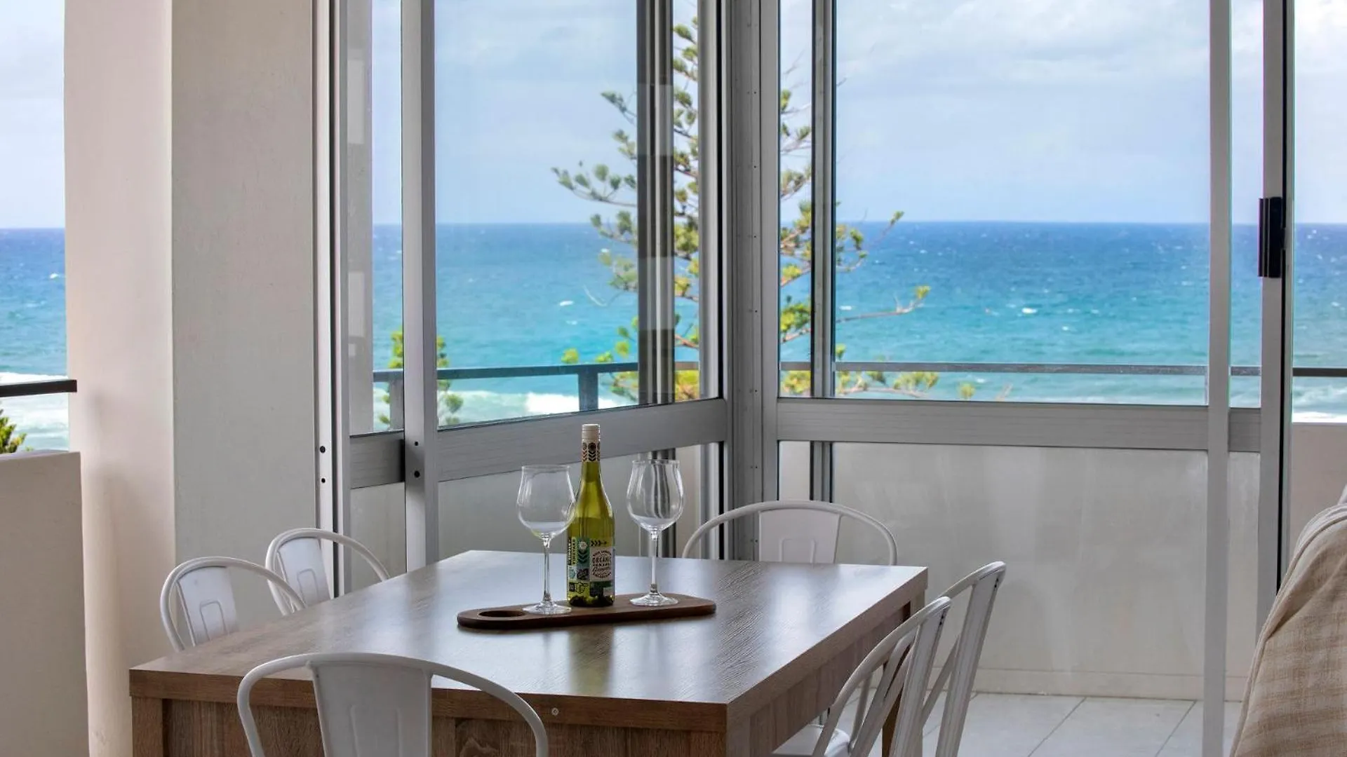 The Sands Beachfront 3 Bedroom Apartment - Coasthm Gold Coast