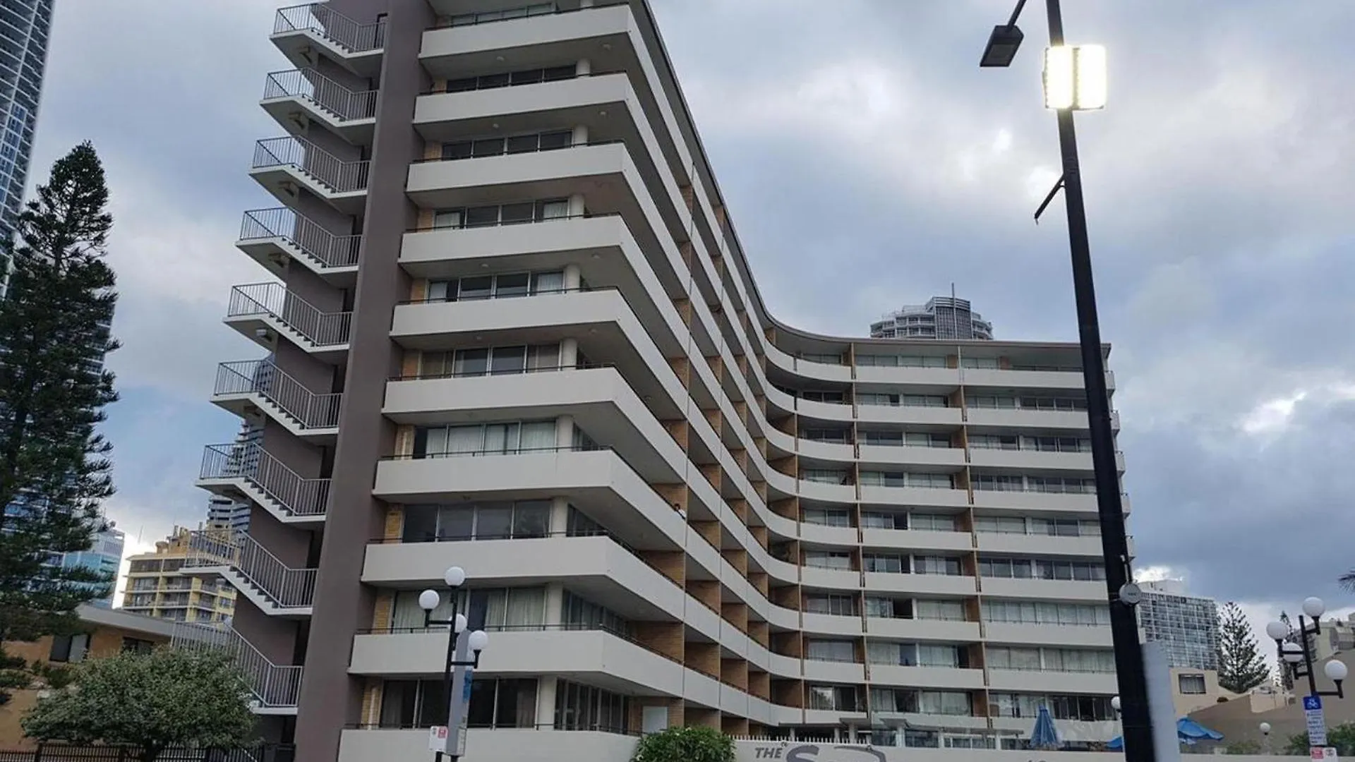The Sands Beachfront 3 Bedroom Apartment - Coasthm Gold Coast