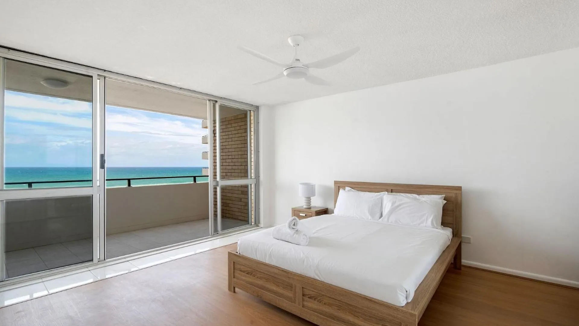 The Sands Beachfront 3 Bedroom Apartment - Coasthm Gold Coast 0*,