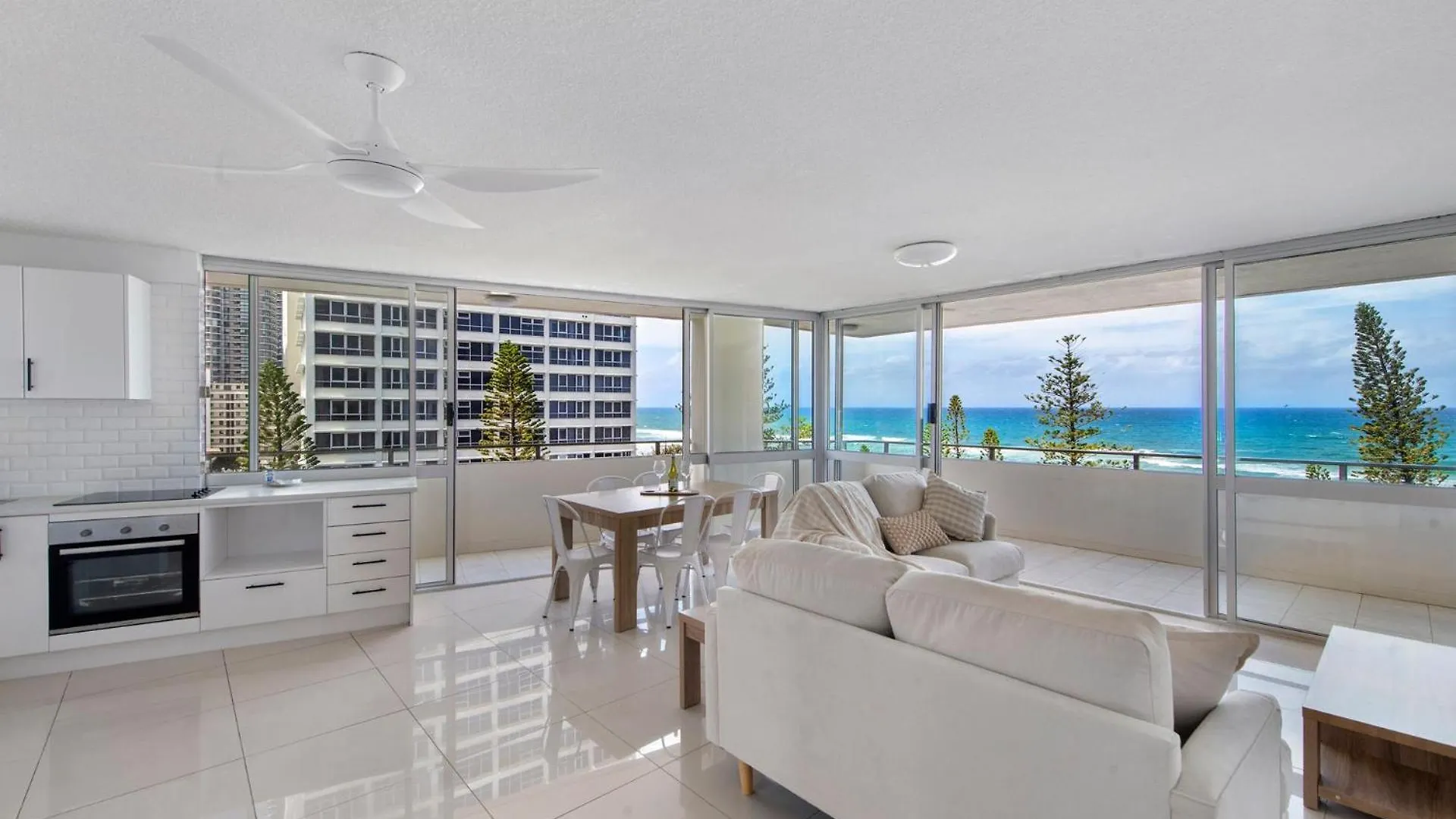 The Sands Beachfront 3 Bedroom Apartment - Coasthm Gold Coast
